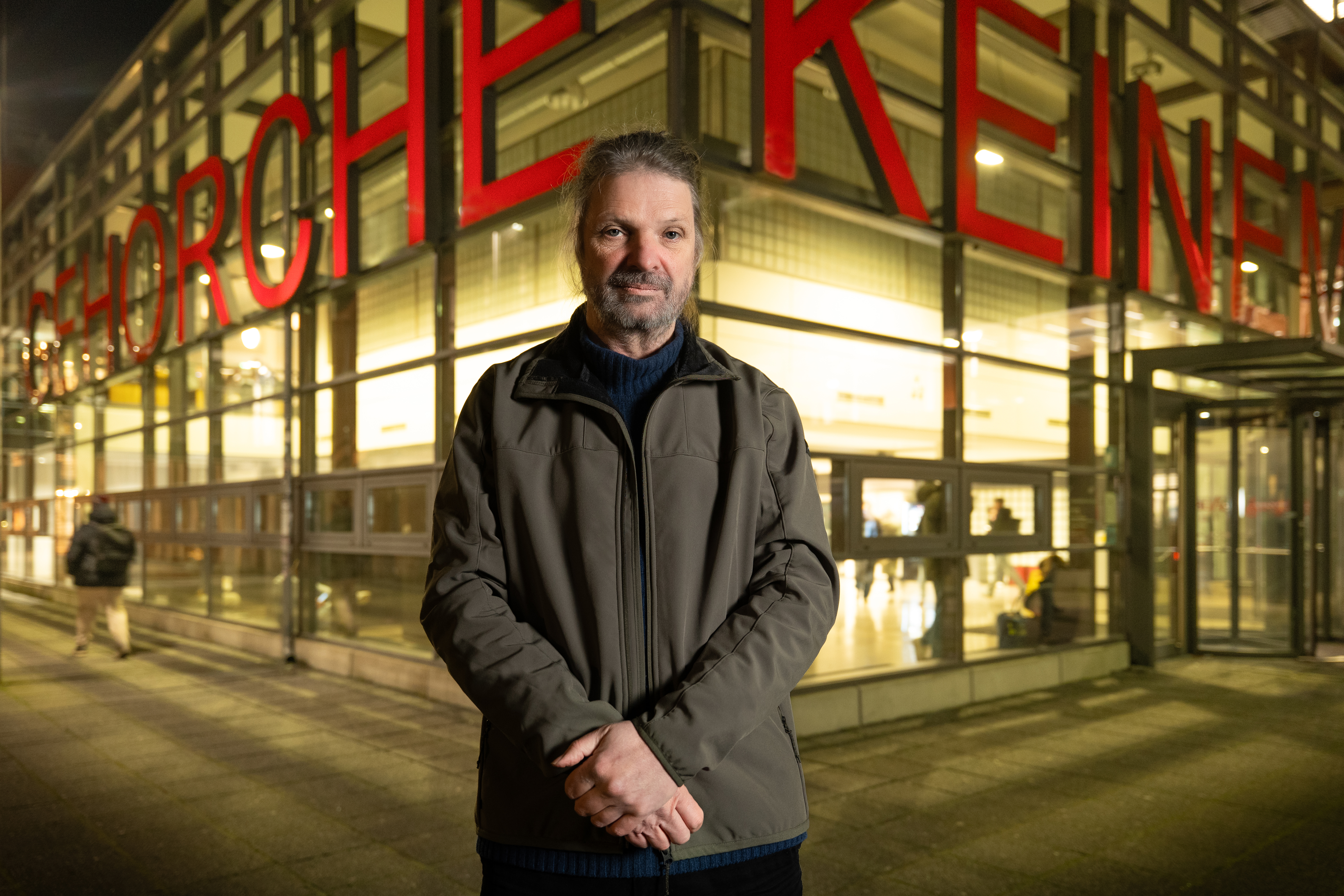 Andreas Kemper vor der Universitätsbibliothek Münster