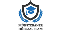 Logo des Münsteraner Hörsaal Slams. Akademischer Abschlusshut auf einem Schild. Darunter Lorbeerblätter.