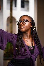 Die ghanaische  Schriftstellerin Ivana Akotowaa Ofori