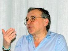 Tuğsal Moğul spricht beim Vortrag