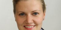 "Salon_Gespräch" 3 Liebe Freunde..  Ihr seit ganz herzlich zur dritten Runde von dem Salon_Gespräch eingeladen.  Das Thema :Beziehungen   Beziehung: Was meint man damit?  Das große und kleine Gewebe des Lebens .  Mal ist man oben mal unten!!!!!!  Fr. Meike Knerr Assistenzärztin in pädiatrischer Weiterbildung  Dimitrios Paschos: Lehrer   Mittwoch 15.01.2020  Meraki Kaffee und Levantisches Meze-Haus  Hansaring 69 48155 Münster 20:00 Uhr